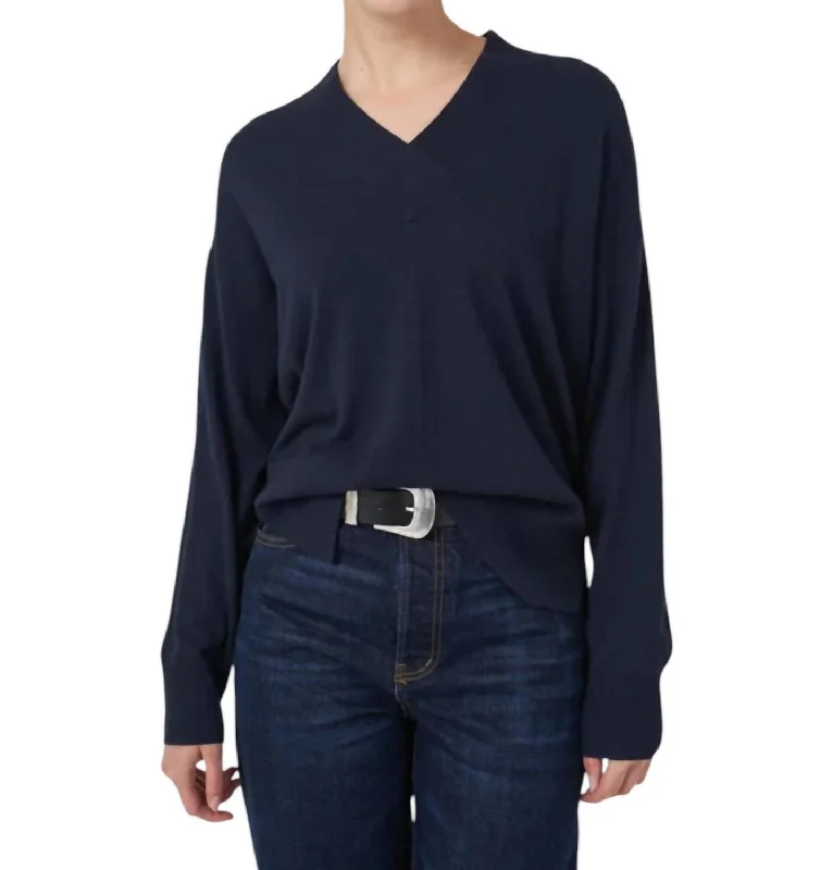 Women's Evening Wear Super Fine Knit V-Neck Sweater In Marine