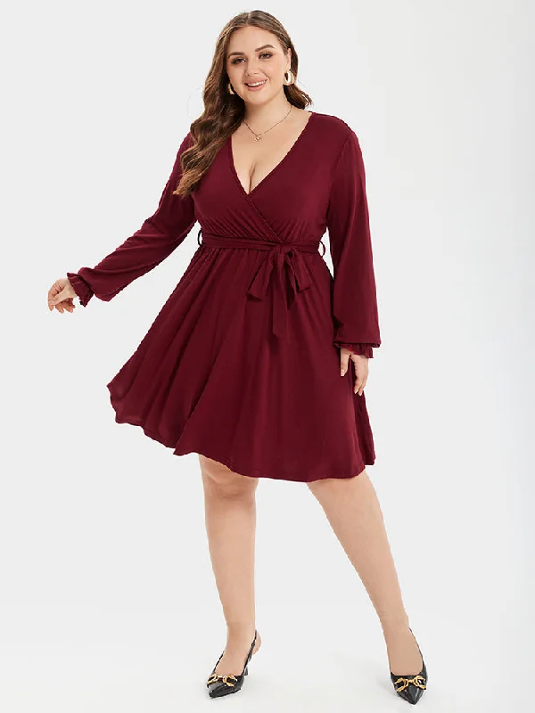 High-End Women's Apparel V-Neck Flounce Sleeve Belted Ruched Midi Dress