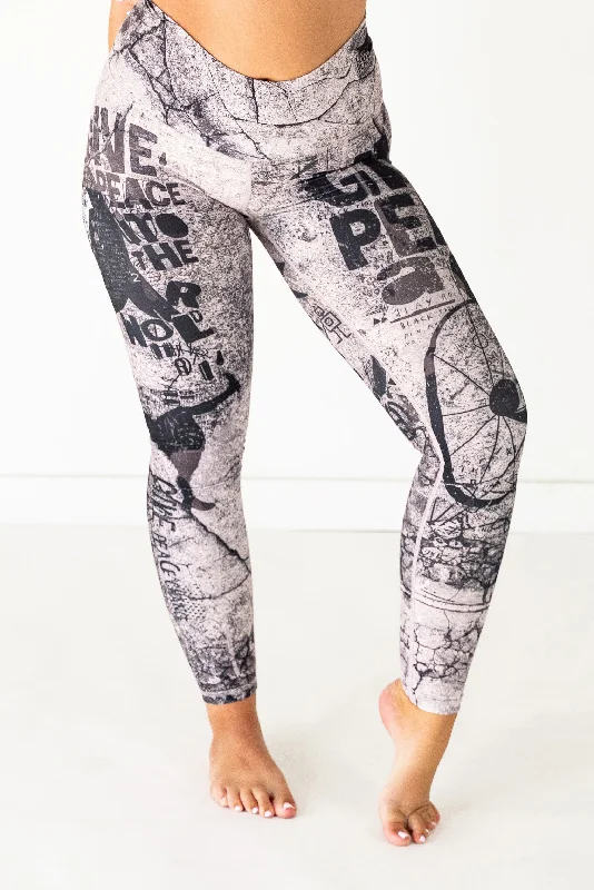 Versatile Wardrobe Essentials Peace Legging | Amethyst